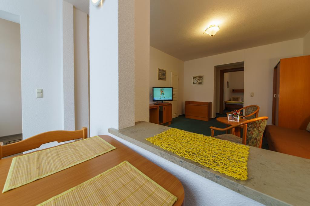 Haus Alexander Hotel Heringsdorf  Exterior foto