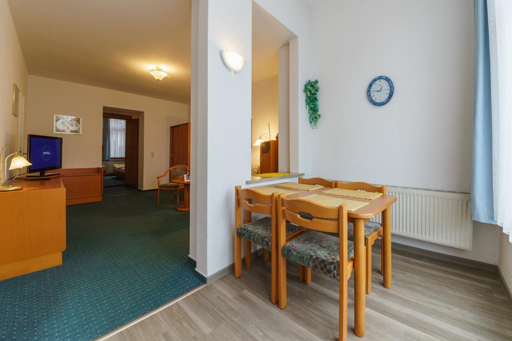 Haus Alexander Hotel Heringsdorf  Exterior foto